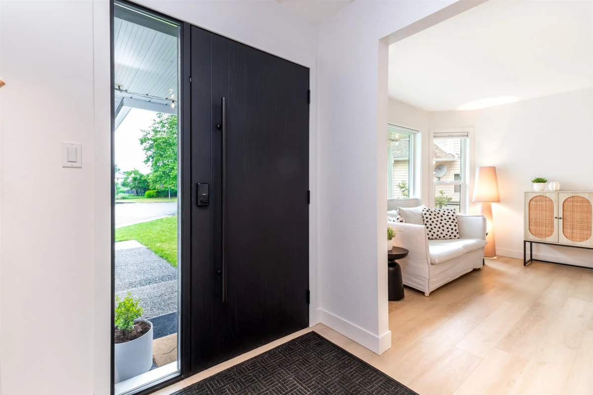 Living Room Photo of 45995 Ivy Avenue, Chilliwack, BC