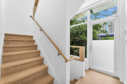 Entry Foyer Photo of 2 13720 100 Avenue, Surrey, BC