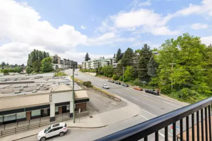 Staircase Photo of 404 2632 Pauline Street, Abbotsford, BC