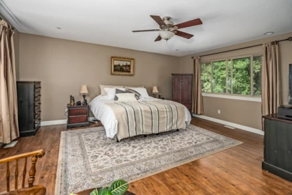 Guest Bathroom Photo of 27671 112th Avenue, Maple Ridge, BC