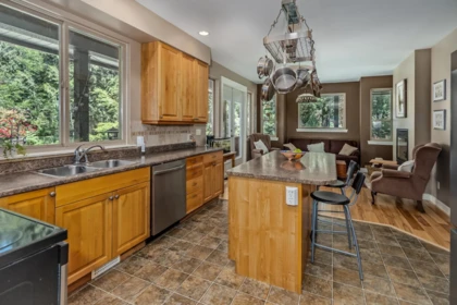 Kitchen Photo of 27671 112th Avenue, Maple Ridge, BC