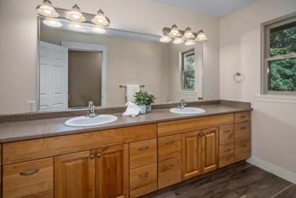Mudroom Photo of 27671 112th Avenue, Maple Ridge, BC