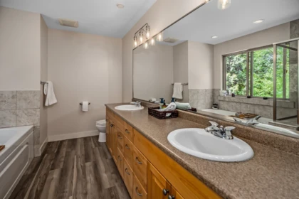 Powder Room Photo of 27671 112th Avenue, Maple Ridge, BC