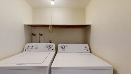 Basement Recreation Room Photo of 1 623 Farnham Road, Gibsons, BC