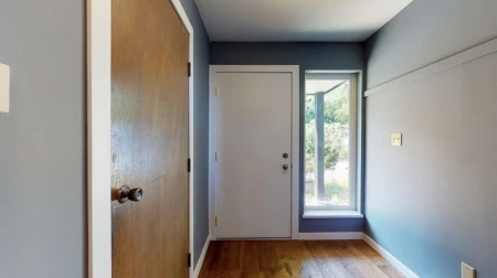 Mudroom Photo of 1 623 Farnham Road, Gibsons, BC