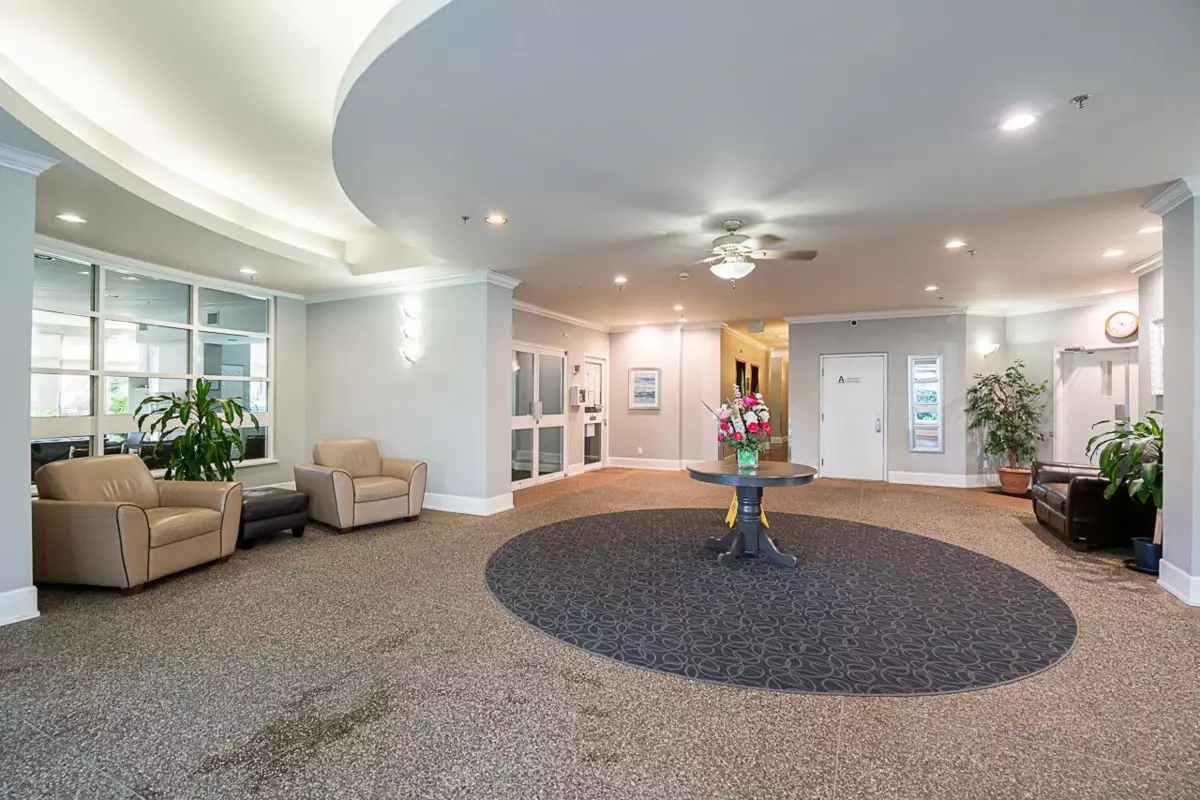 Living Room Photo of 1904 612 Fifth Avenue, New Westminster, BC