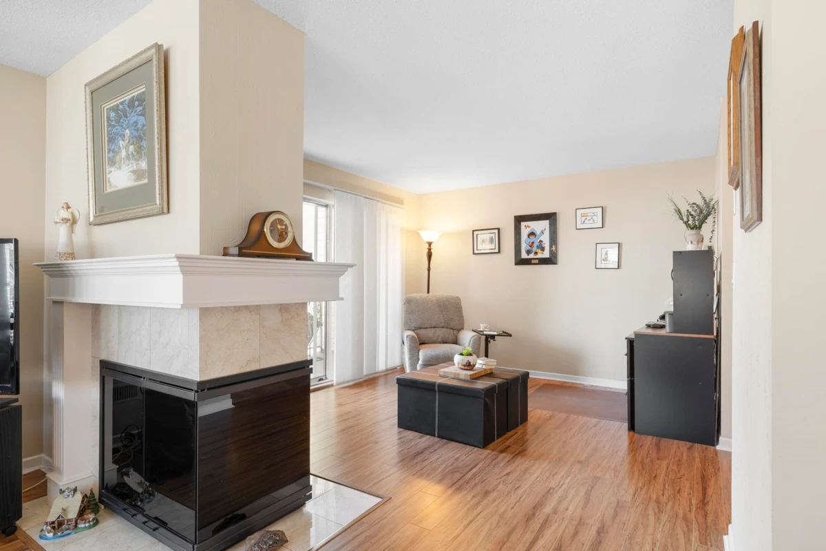 Family Room Photo of 208 22611 116 Avenue, Maple Ridge, BC