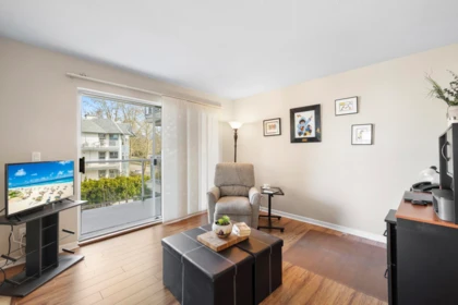 Kitchen Photo of 208 22611 116 Avenue, Maple Ridge, BC