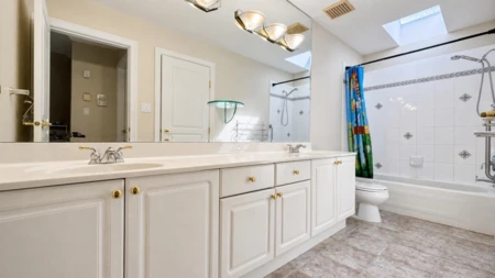 Powder Room Photo of 1 7600 Blundell Road, Richmond, BC