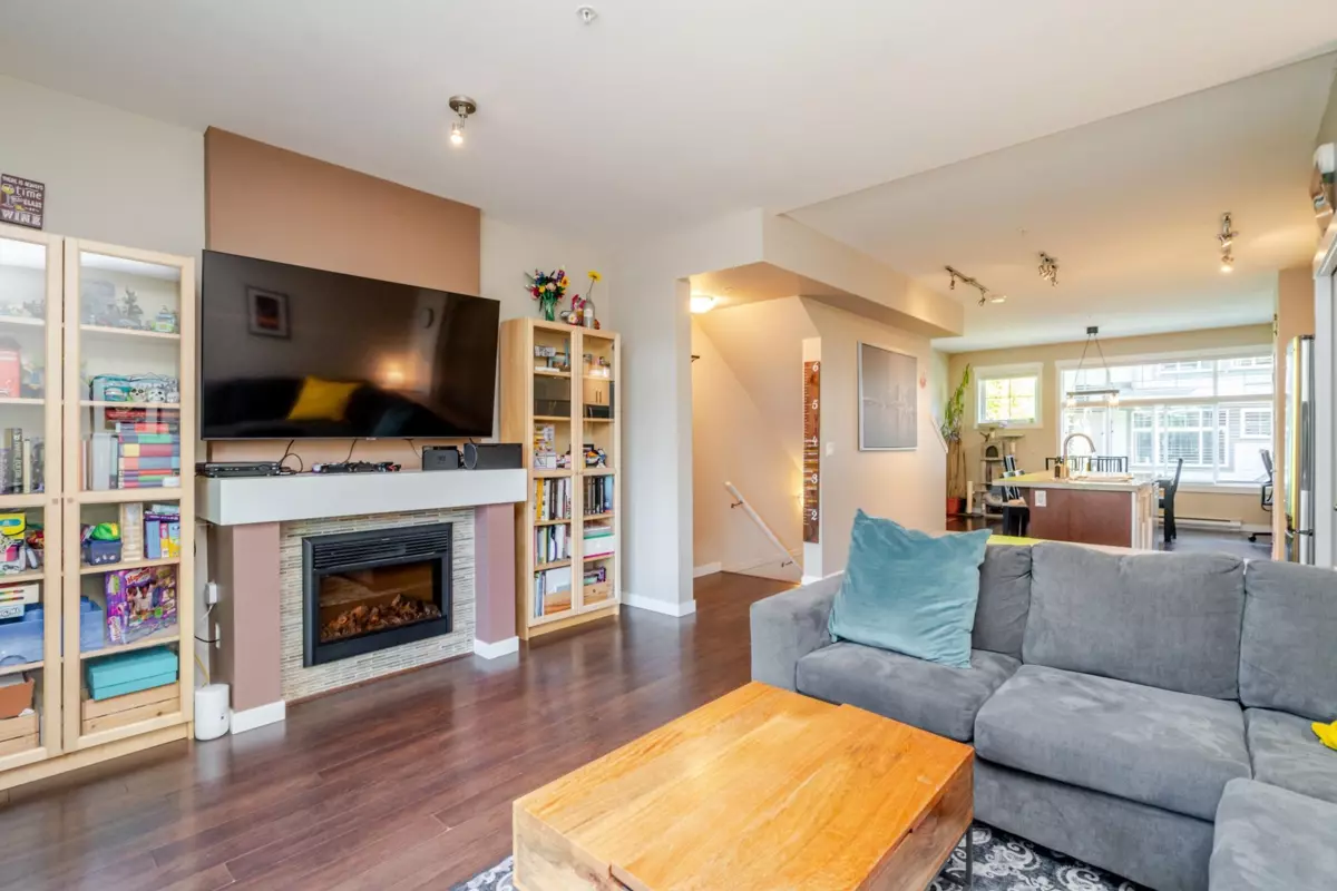 Dining Area Photo of 99 13819 232 Street, Maple Ridge, BC