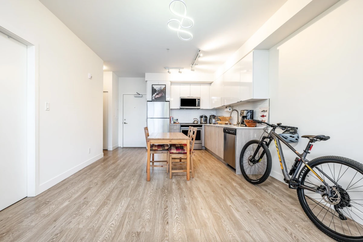 Dining Area Photo of 602 37881 Cleveland Avenue, Squamish, BC