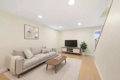 5679 Clinton Street, Burnaby, BC, Burnaby — Single Family Residence for sale
