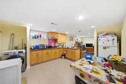 Hot Tub / Spa Photo of 5679 Clinton Street, Burnaby, BC