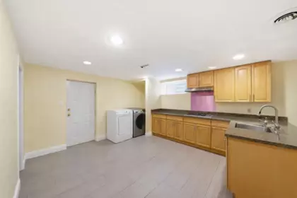 5679 Clinton Street, Burnaby, BC, Burnaby — Single Family Residence for sale