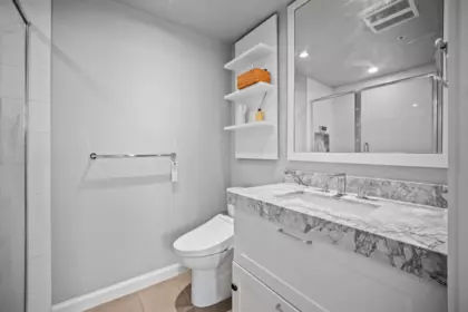 Mudroom Photo of 2005 520 Como Lake Avenue, Coquitlam, BC