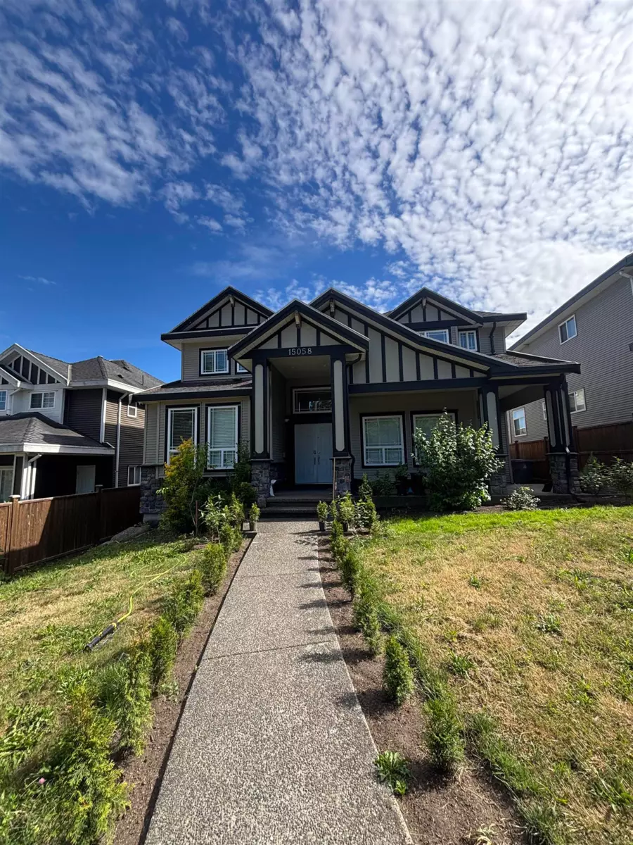 Family Room Photo of 15058 72nd Avenue, Surrey, BC