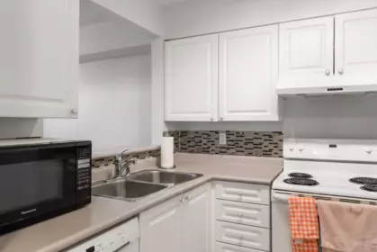 Breakfast Nook Photo of 310 14377 103 Avenue, Surrey, BC