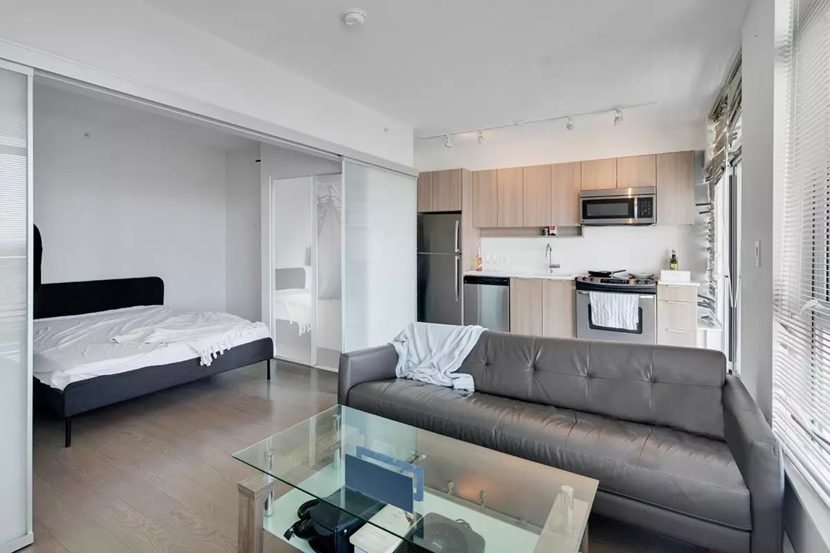 Family Room Photo of 1805 13308 Central Avenue, Surrey, BC