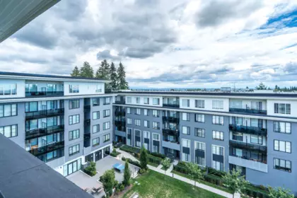 Entry Foyer Photo of 620 15825 85 Avenue, Surrey, BC