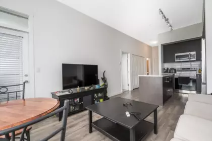 Primary Bathroom Photo of 620 15825 85 Avenue, Surrey, BC