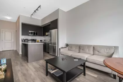 Walk-In Closet Photo of 620 15825 85 Avenue, Surrey, BC