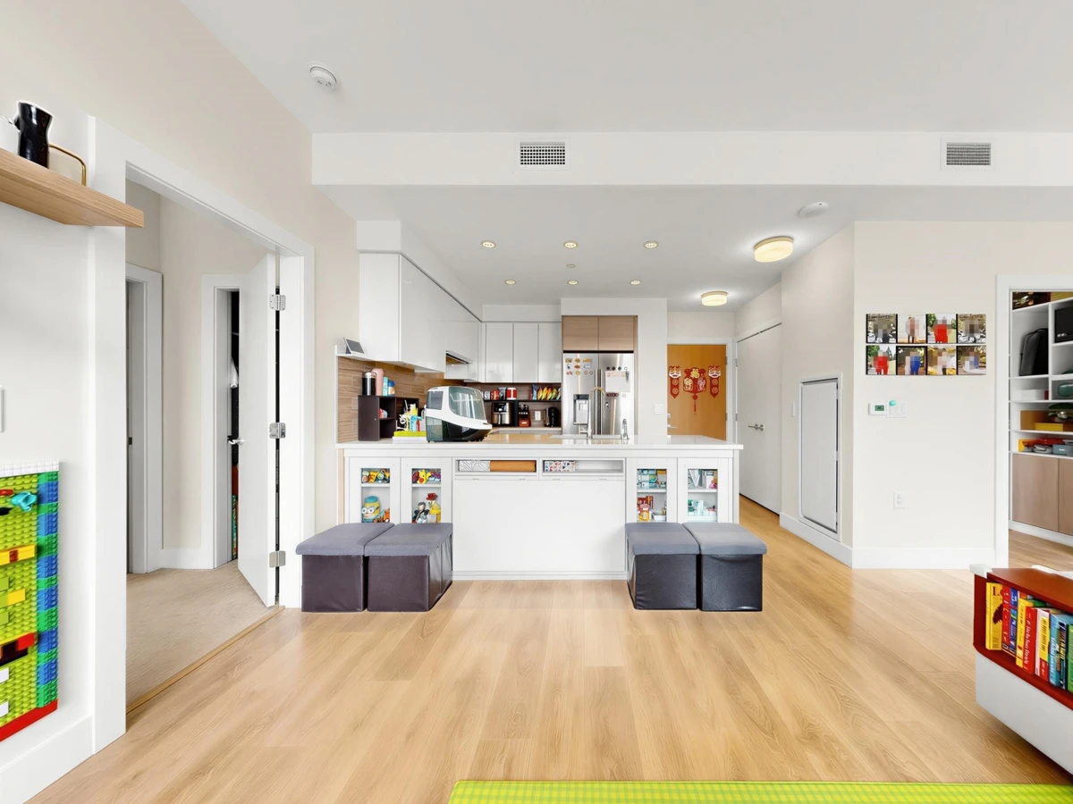 Dining Area Photo of 903 3451 Sawmill Crescent, Vancouver, BC