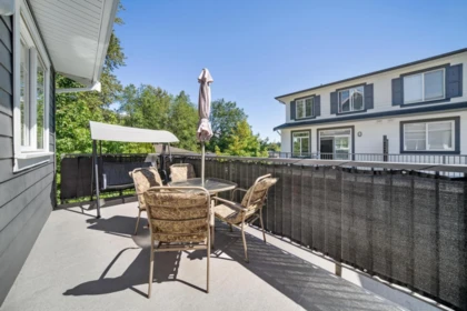 Walk-In Closet Photo of 8 16357 15 Avenue, Surrey, BC