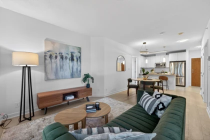 202 7362 Elmbridge Way, Richmond, BC, Richmond — Apartment/Condo for sale