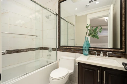 Hot Tub / Spa Photo of 6869 Selkirk Street, Vancouver, BC