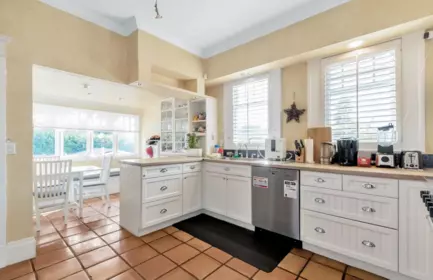Kitchen Island Photo of 1670 W 49th Avenue, Vancouver, BC
