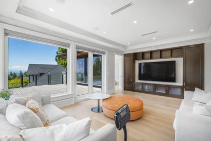 Garage Interior Photo of 991 Cross Creek Road, West Vancouver, BC
