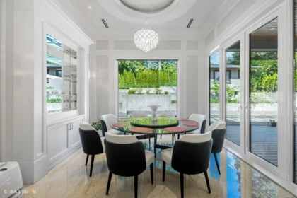 Kitchen Island Photo of 991 Cross Creek Road, West Vancouver, BC