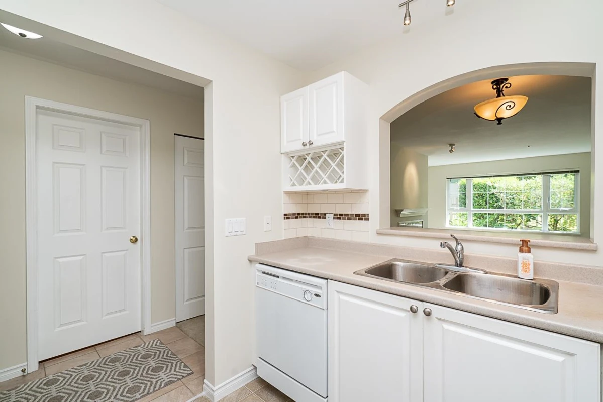 Family Room Photo of 137 2980 Princess Crescent, Coquitlam, BC
