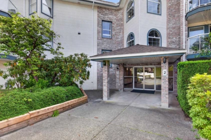 Swimming Pool Photo of 220 27358 32 Avenue, Langley, BC