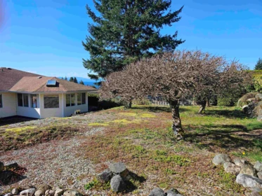 Hot Tub / Spa Photo of 5160 Ridgeview Drive, Sechelt, BC