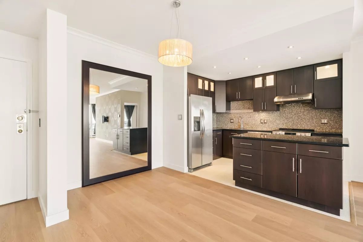 Dining Area Photo of 2205 6220 Mckay Avenue, Burnaby, BC