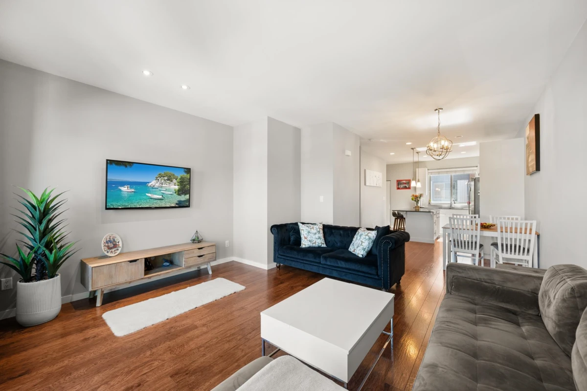 Living Room Photo of 81 34248 King Road, Abbotsford, BC