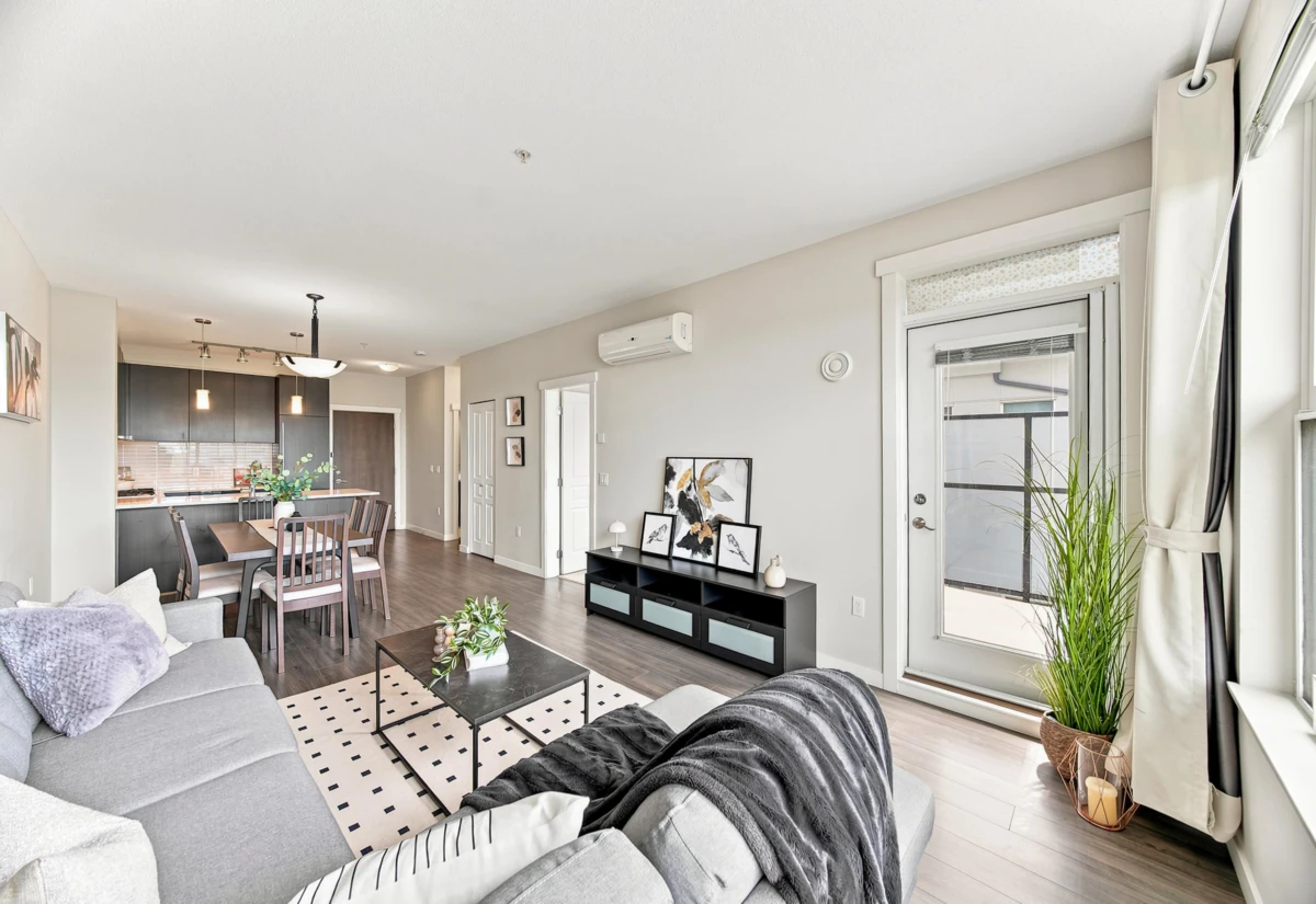 Dining Area Photo of 613 9399 Alexandra Road, Richmond, BC
