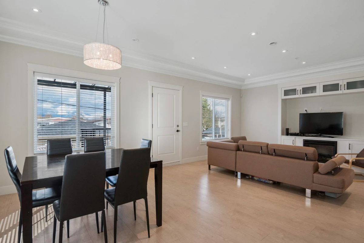 Family Room Photo of 2627 E 41st Avenue, Vancouver, BC