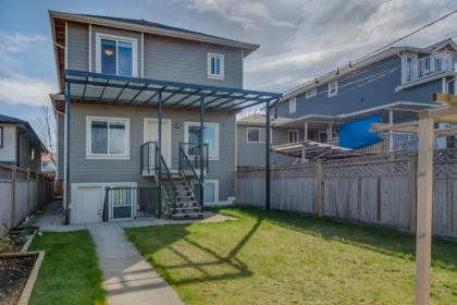 2627 E 41st Avenue, Vancouver, BC, Vancouver — Half Duplex for sale