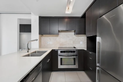 Kitchen Photo of 1208 1320 Chesterfield Avenue, North Vancouver, BC