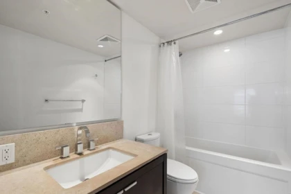 Primary Bathroom Photo of 1208 1320 Chesterfield Avenue, North Vancouver, BC