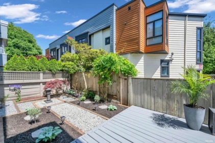 Hot Tub / Spa Photo of 110 125 W 18th Street, North Vancouver, BC