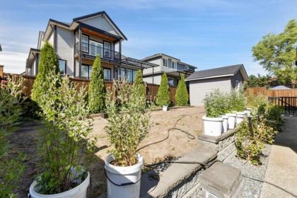 18585 56 Avenue, Surrey, BC, Surrey — Single Family Residence for sale