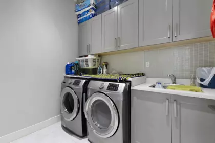 Primary Bathroom Photo of 18585 56 Avenue, Surrey, BC