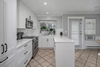 Kitchen Island Photo of 5 23575 119 Avenue, Maple Ridge, BC