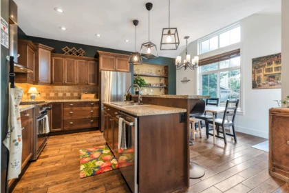 Kitchen Island Photo of 6 45241 Nicomen Crescent, Chilliwack, BC