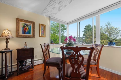 Breakfast Nook Photo of 212 1425 Esquimalt Avenue, West Vancouver, BC