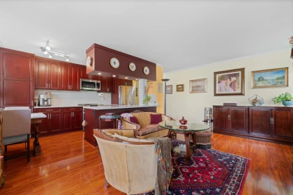 Pantry Photo of 212 1425 Esquimalt Avenue, West Vancouver, BC