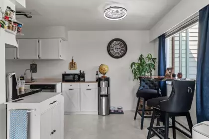 Kitchen Island Photo of 23 46210 Margaret Avenue, Chilliwack, BC
